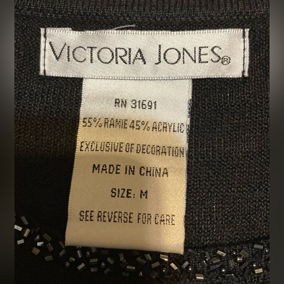 Ladies Size Medium Victoria Jones Pullover Long Sleeve Blouse With Added Sequins - Picture 6 of 16